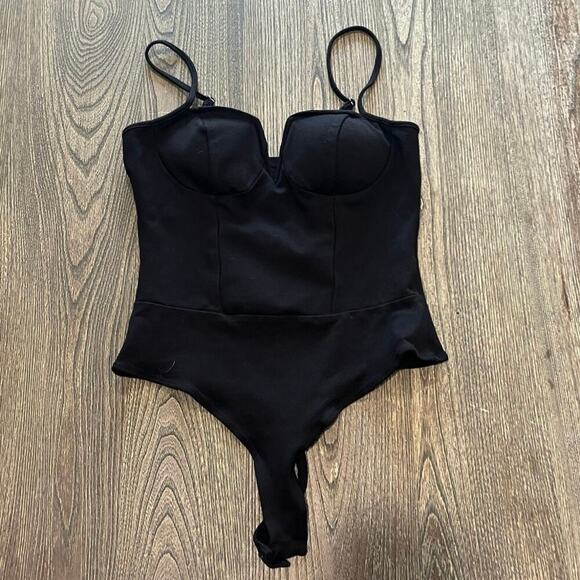 NWOT Guess Los Angeles Black Corset Bodysuit V-Underwire Spaghetti Straps Sz M - Picture 1 of 5